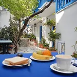 Apartahotel Barbouni &