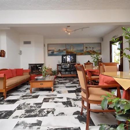 Barbouni & Apartmanhotel