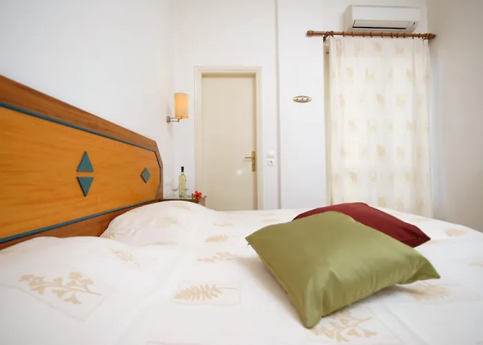 Barbouni & Apartmanhotel 2*