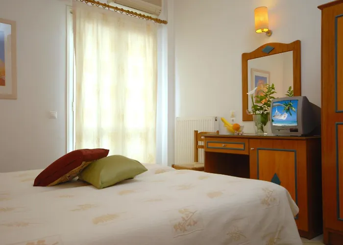 Barbouni & Apartmanhotel 2*