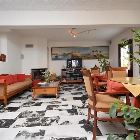 Aparthotel Barbouni & 2*