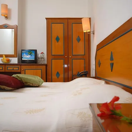 Aparthotel Barbouni & 2*